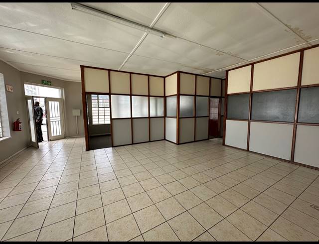 747M² WAREHOUSE TO LET IN PAARDEN EILAND